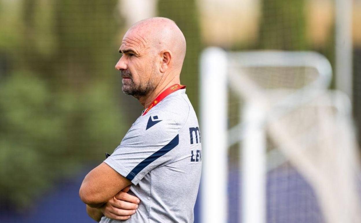 Paco López, durante un entrenamiento.