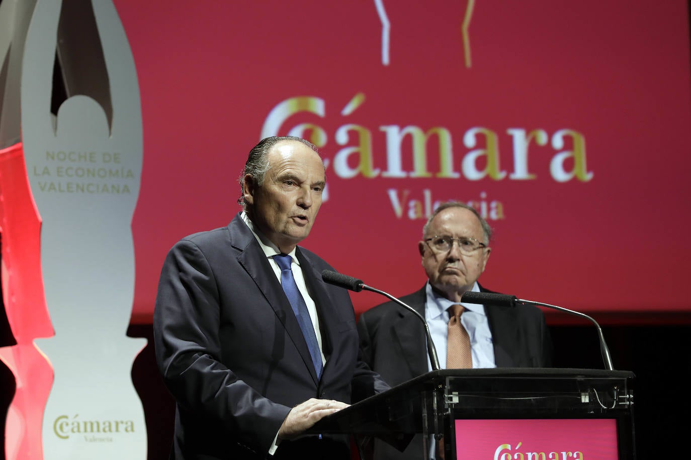 Políticos, empresarios y miembros destacados de la sociedad civil se han reunido este jueves por la noche para dar el pistoletazo de salida al nuevo curso económico que arranca en la Comunitat Valenciana.