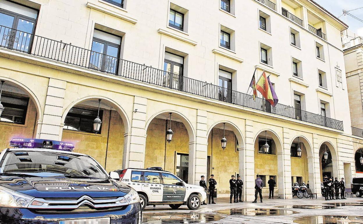 La Audiencia Provincial de Alicante. 