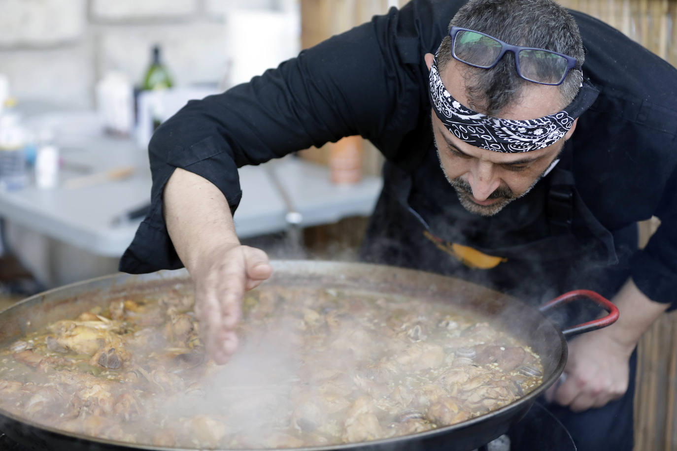 La localidad celebra una nueva edición del concurso internacional del plato tradicional valenciano