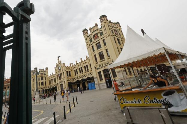 La degradación se adueña de la estación del Norte de Valencia