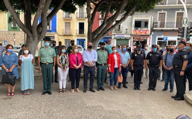 La Vila Joiosa ha mostrado su repulsa por el asesinato de una de sus vecinas