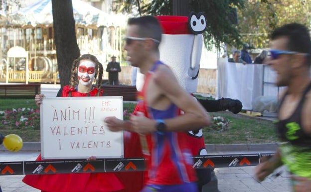 Punto de animación en el maratón de Valencia celebrado en 2018. 