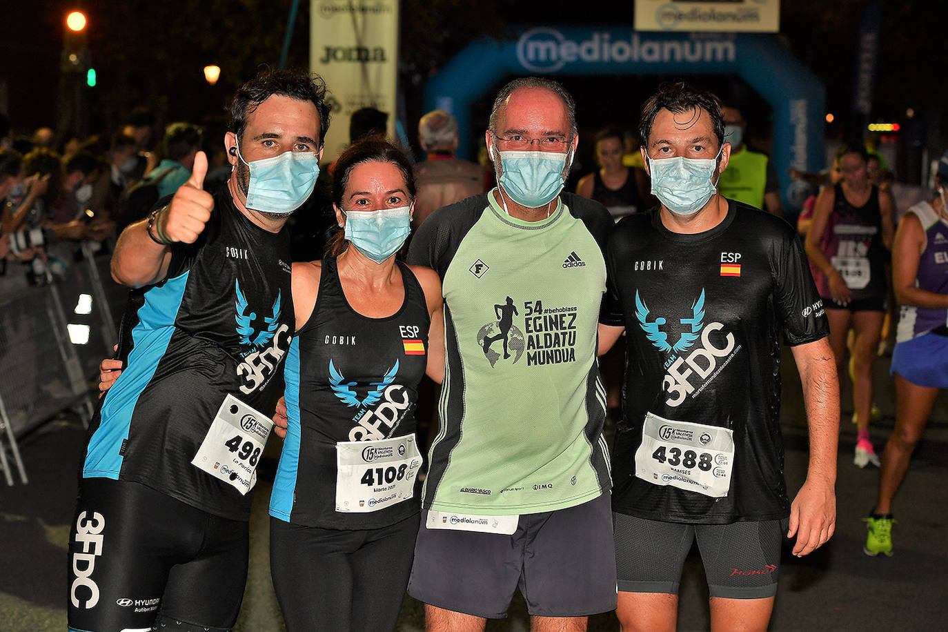 La carrera 15K Nocturna València Banco Mediolanum recorrió este sábado por la noche las calles de la ciudad. La prueba ha contado con cerca de 6.000 participantes y medidas de seguridad sanitarias, se ha celebrado finalmente tras dos años de parón por la pandemia. El keniata Emmanuel Moi Maru ha logrado la mejor marca de la carrera siendo el primer clasificado en categoría masculina con un tiempo de 42:14, mejor marca mundial del año.