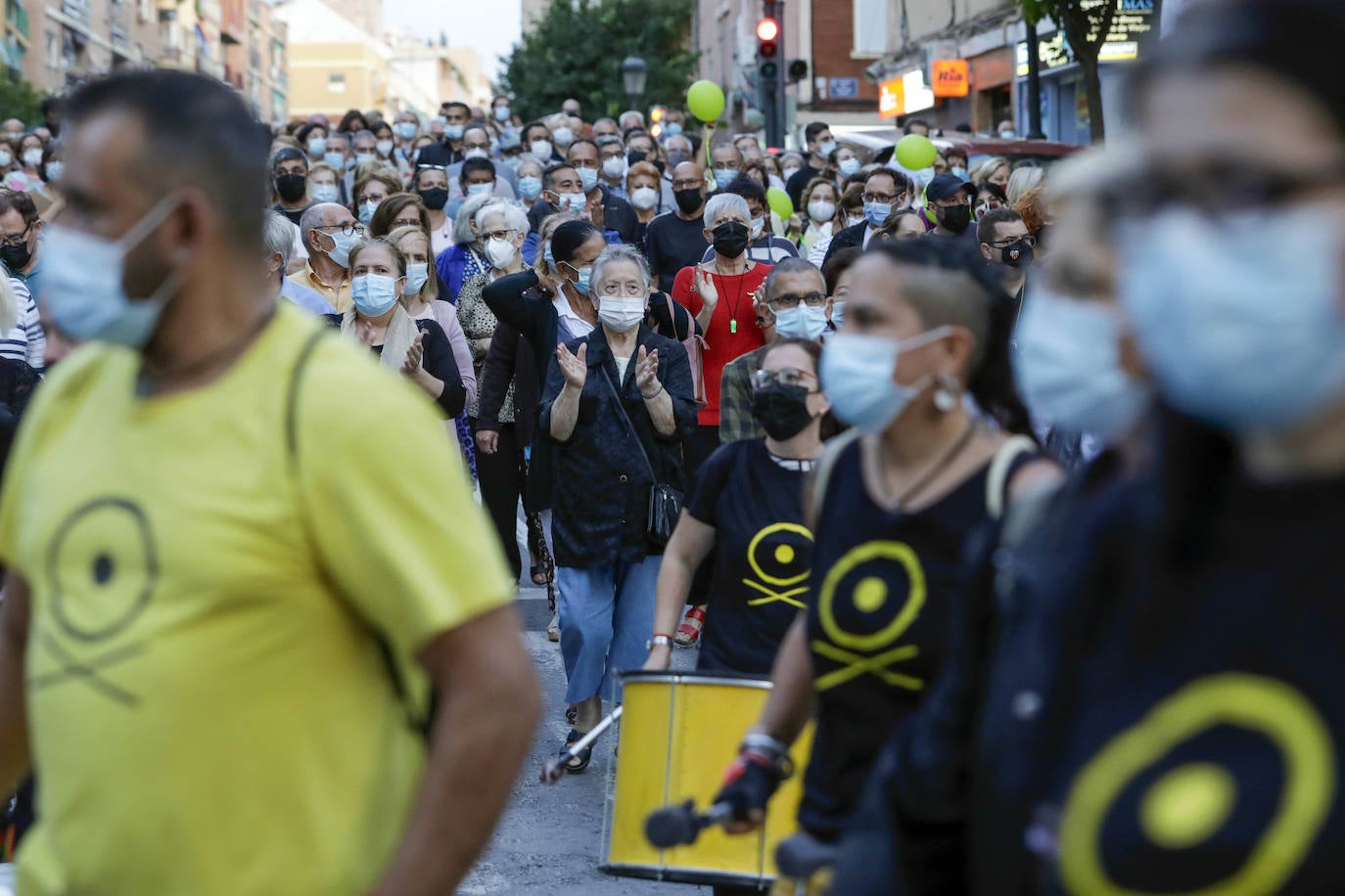 Fotos: Orriols protesta en la calle contra la inseguridad