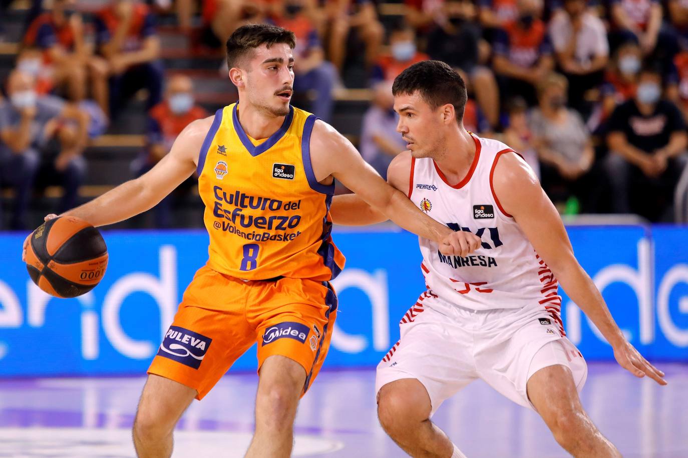 Fotos: Las mejores imágenes del BAXI Manresa-Valencia Basket