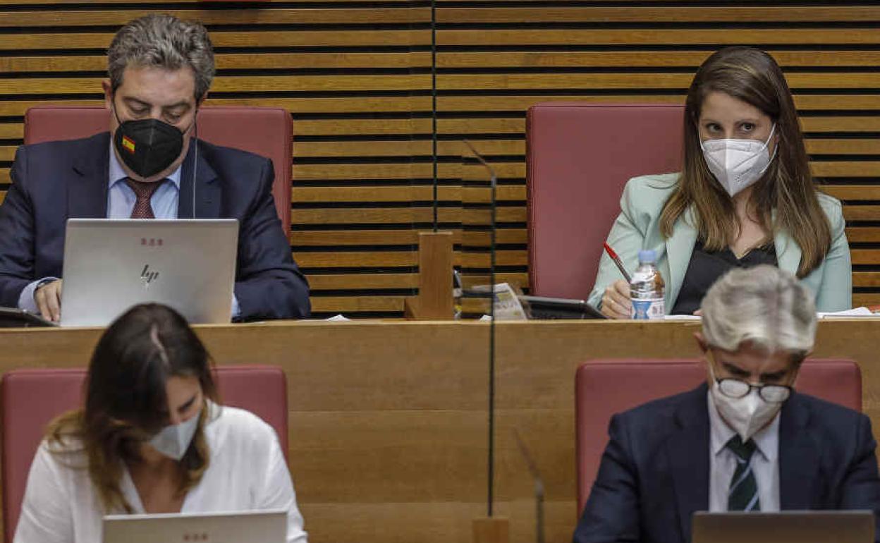 Ana Vega, arriba a la derecha, en Les Corts.