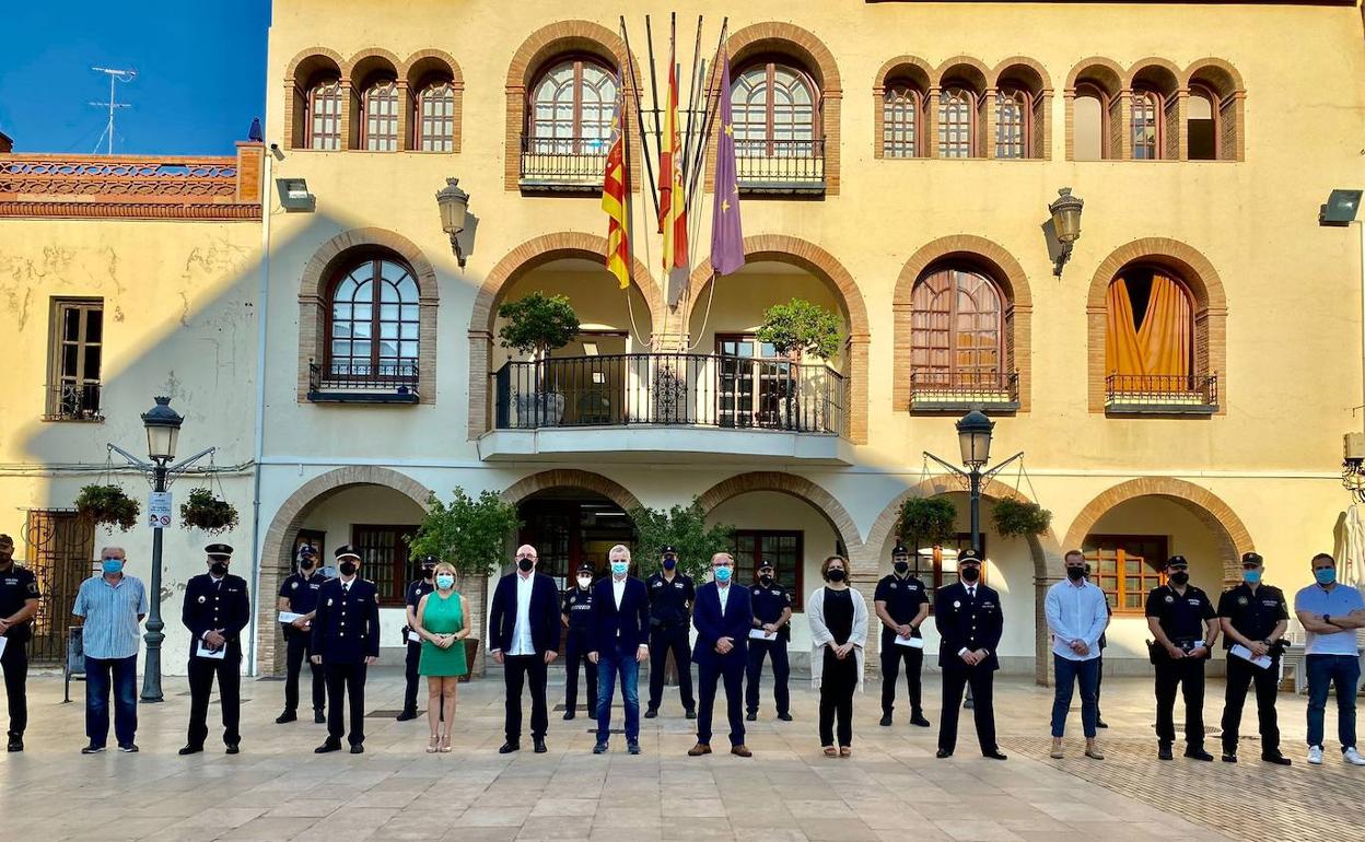 Galardonados  y autoridades. 