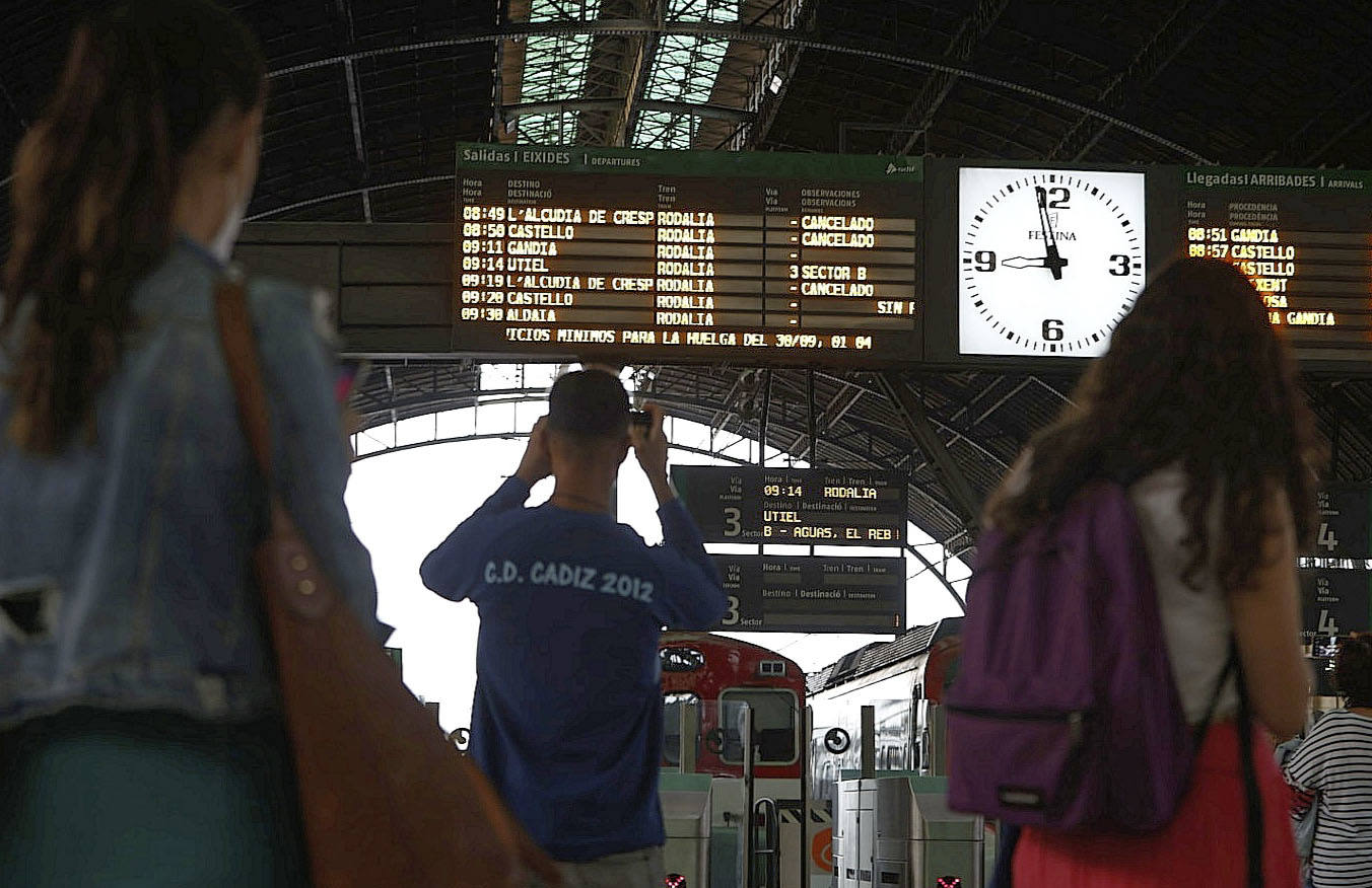 Fotos: La huelga de maquinistas de Renfe provoca cancelaciones en plena hora punta