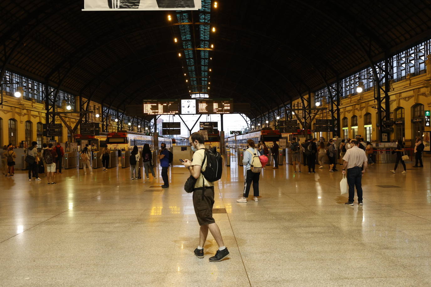 Fotos: El segundo día de huelga en Renfe deja nuevos retrasos y cancelaciones de trenes de Cercanías