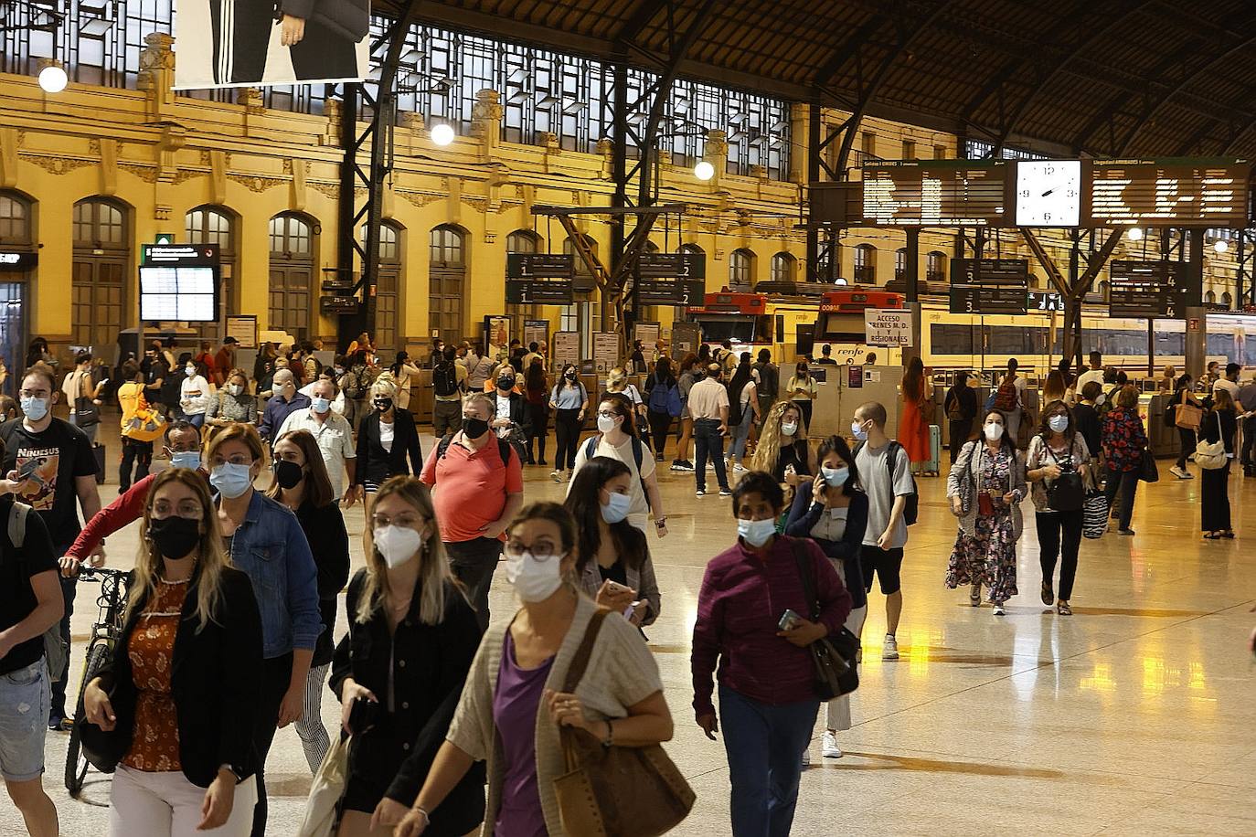 Fotos: El segundo día de huelga en Renfe deja nuevos retrasos y cancelaciones de trenes de Cercanías