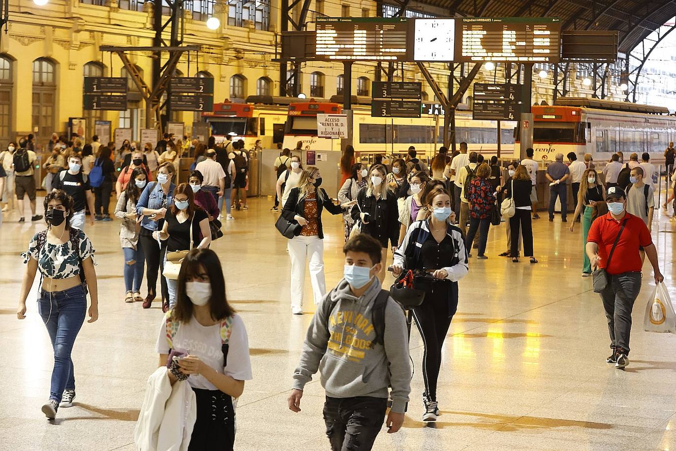 Fotos: El segundo día de huelga en Renfe deja nuevos retrasos y cancelaciones de trenes de Cercanías