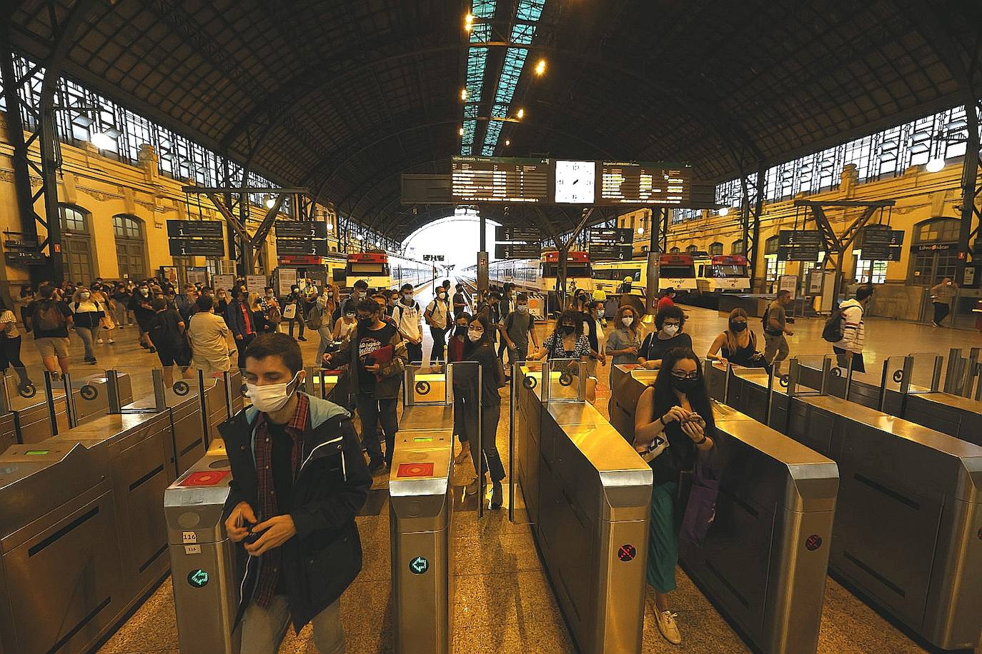 Fotos: El segundo día de huelga en Renfe deja nuevos retrasos y cancelaciones de trenes de Cercanías