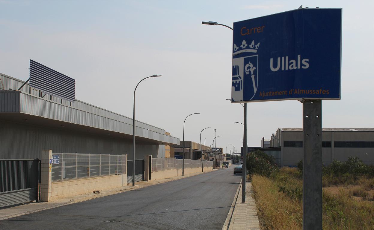 Una de las calles del polígono Norte de Almussafes.