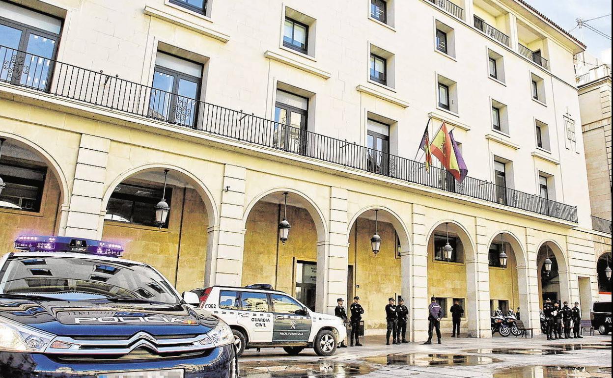 La Audiencia Provincial de Alicante. 