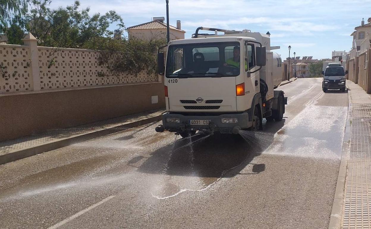 Castalla refuerza el servicio de limpieza. 