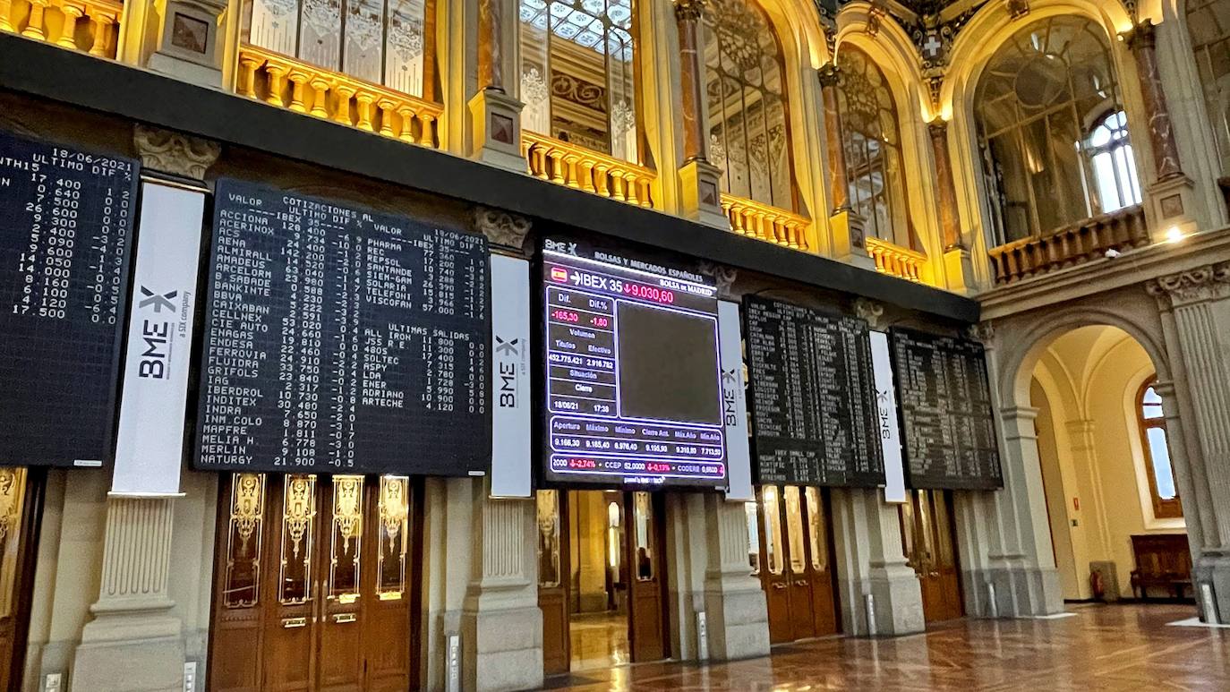 Interior de la Bolsa de Madrid. 