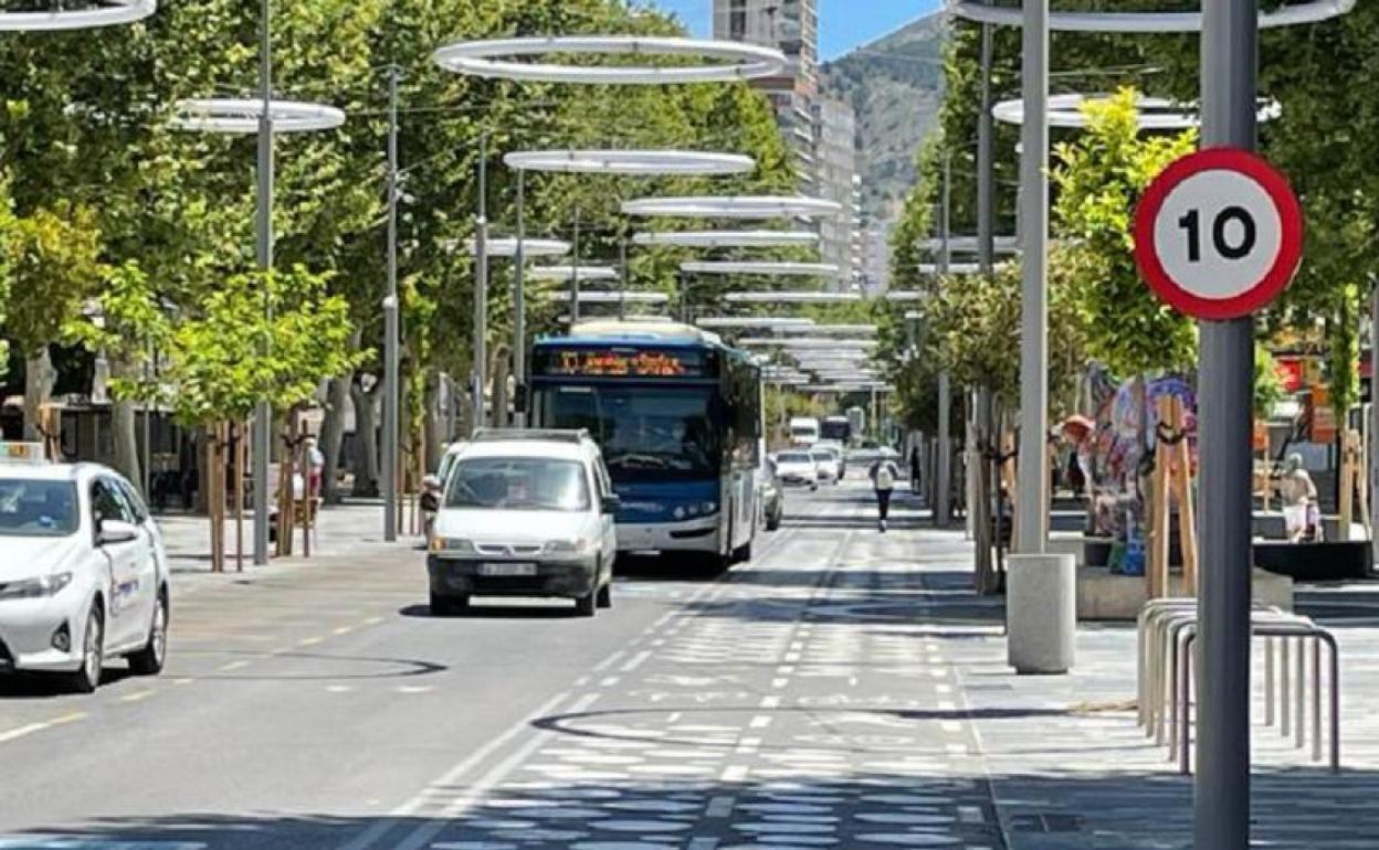 Ciudadanos califica de irónica la rebaja de velocidad en las avenidas y el mantenimiento de una ordenanza caduca