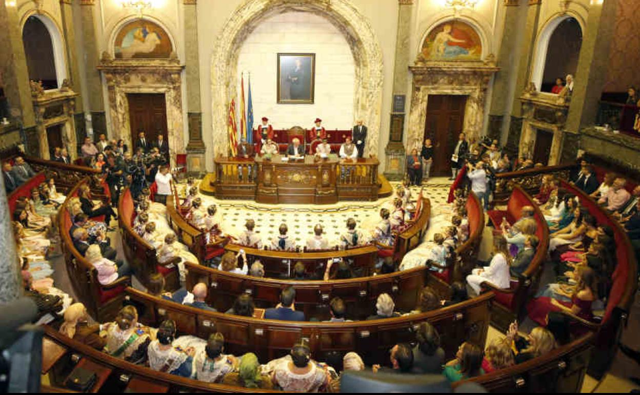 Proclamación de las falleras mayores de Valencia 2022 en el hemiciclo del Ayuntamiento de Valencia.