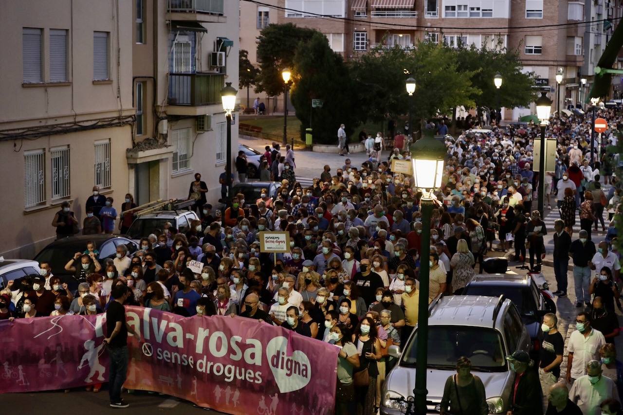 Fotos: Manifestación en La Malvarrosa contra la droga