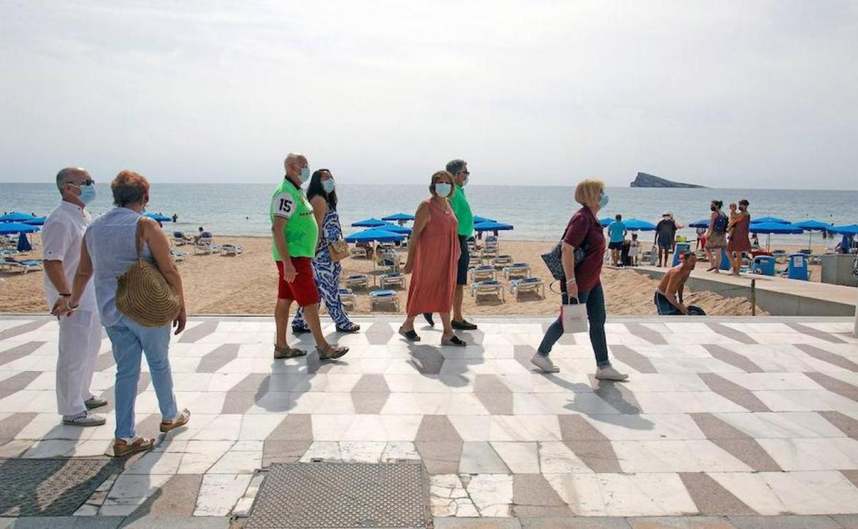 Los primeros turistas del Imserso todavía no han llegado a las calles de Benidorm