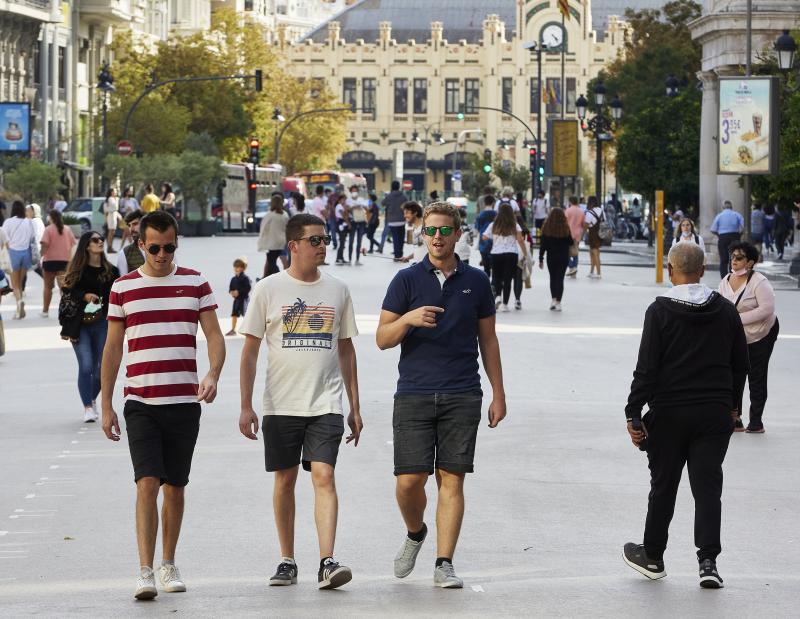 Turistas en el centro de Valencia.