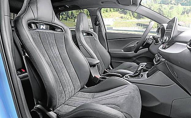 Perfectos asientos tipo bacquet de serie en todos los N.