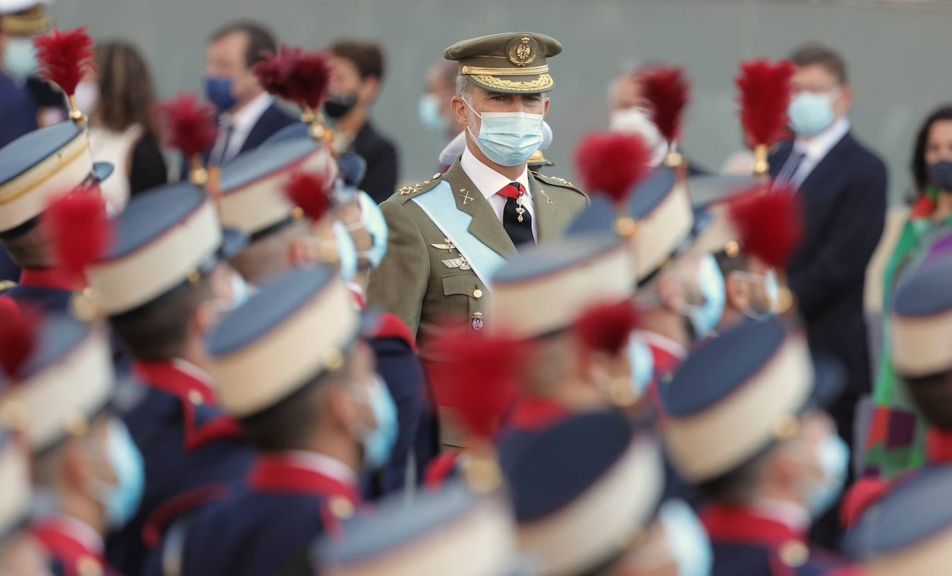 Fotos: Desfile militar por el Día de la Hispanidad 2021, en imágenes