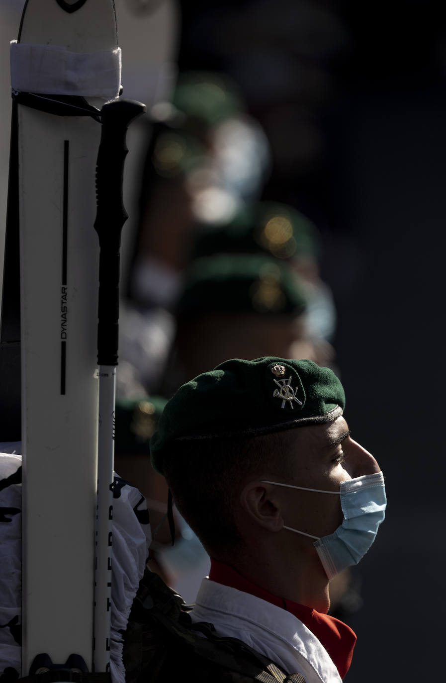 Fotos: Desfile militar por el Día de la Hispanidad 2021, en imágenes