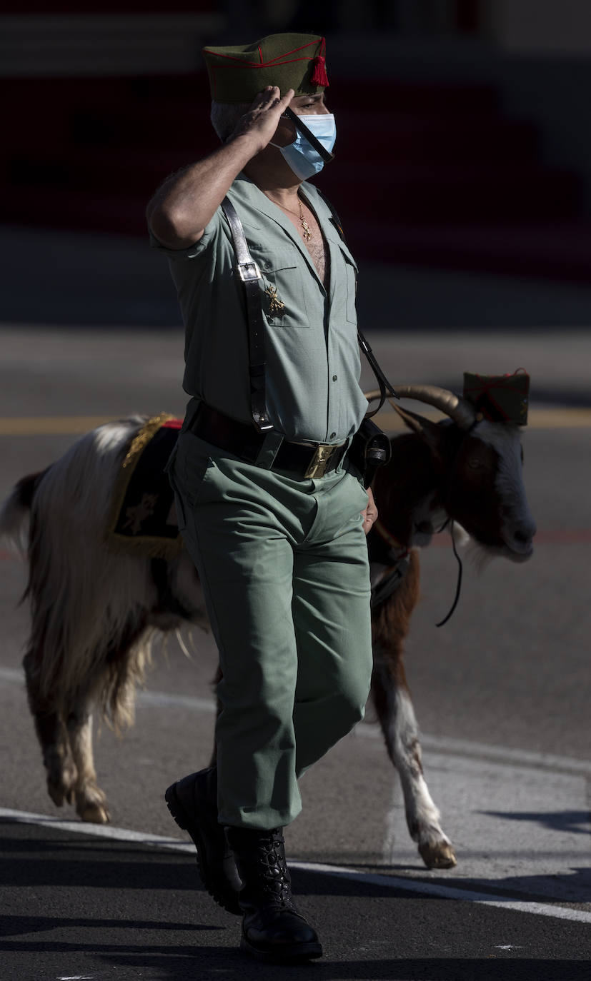 Fotos: Desfile militar por el Día de la Hispanidad 2021, en imágenes