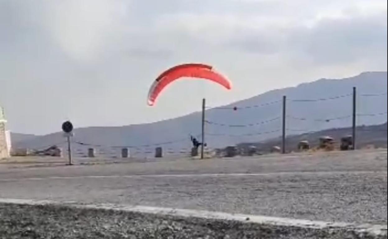 Parapentista herido en Sierra Nevada.