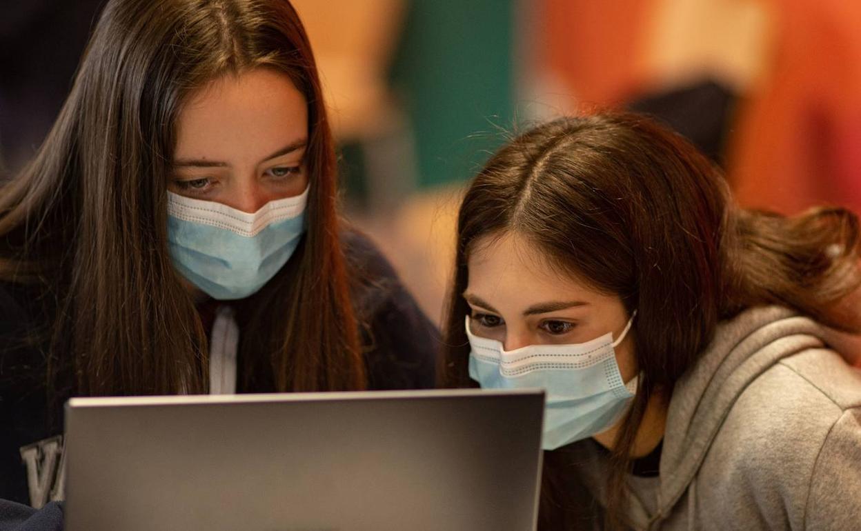 Las becas recibidas se extenderán tanto tiempo como duren los estudios.