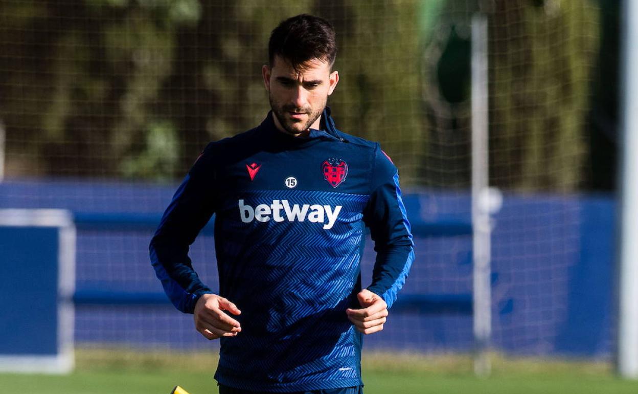 Sergio Postigo durante un entrenamiento en la ciudad deportiva de Buñol