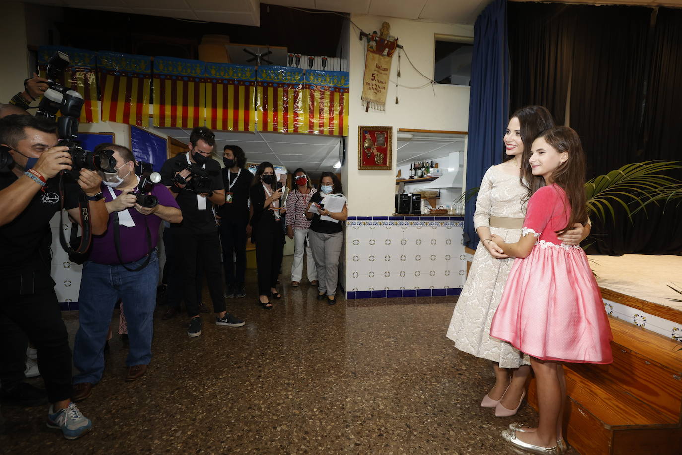 La joven Carmen Martín Carbonell, de la Falla Poeta Alberola-Totana, y la niña Nerea López Mestre de Falla Ingeniero José Sirera-Pío IX, son las nuevas Fallera Mayor y Fallera Mayor Infantil de València del año 2022, según ha anunciado el alcalde, Joan Ribó en el acto de #LaTelefonada2022. 