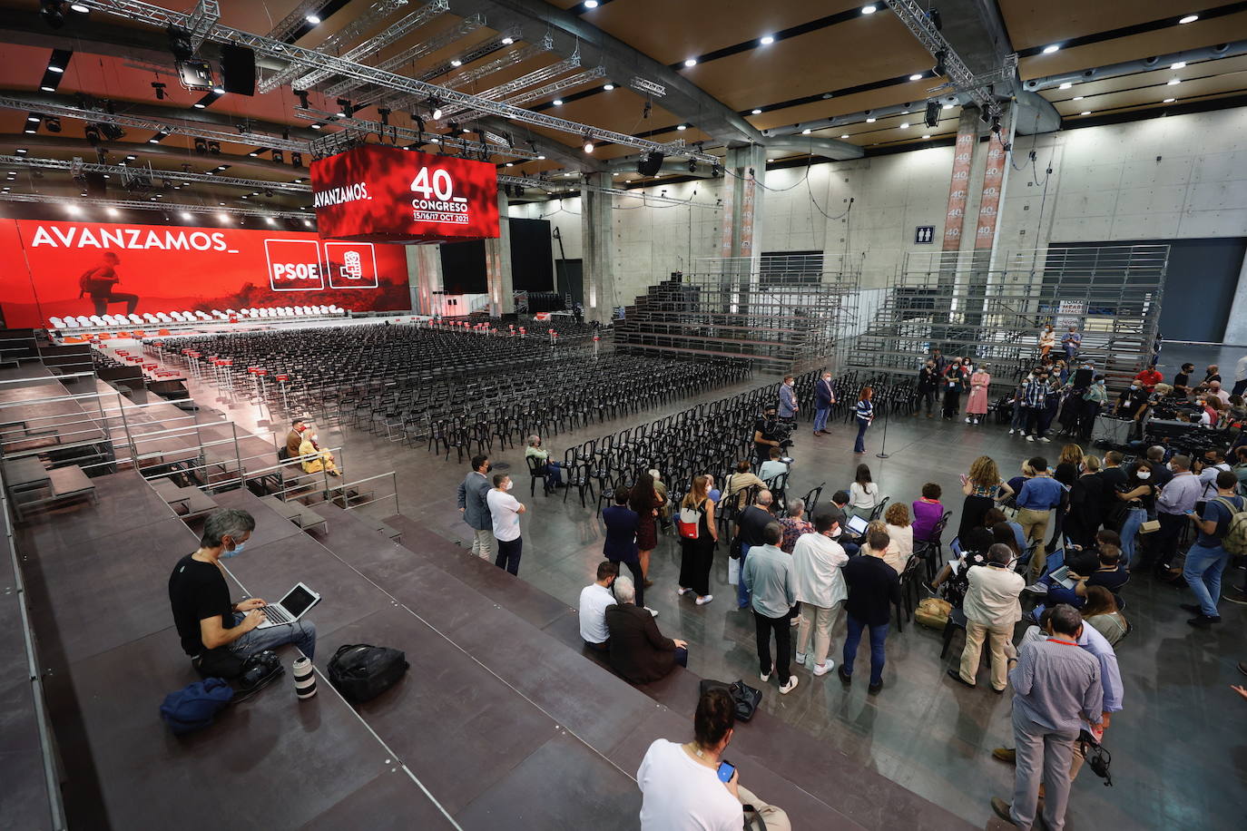 El 40 congreso federal del PSOE arranca este viernes en Valencia. El secretario general del PSPV y presidente de la Generalitat, Ximo Puig, es el encargado de presidir las sesiones del cónclave, que reelegirá a Pedro Sánchez como líder del partido.