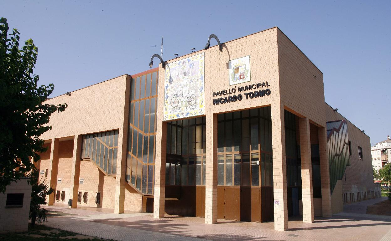 El pabellón Ricardo Tormo acoge este domingo una jornada de tecnificación de Balonmano. 