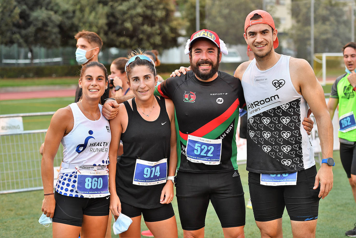 Este domingo, 1.500 corredores se han lanzado a las calles de Valencia para disputar la prueba de la Carrera Universitat de València, que alcanza en 2021 su novena edición. Los participantes han recorrido 5. 570 metros. 