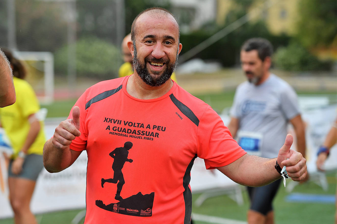 Este domingo, 1.500 corredores se han lanzado a las calles de Valencia para disputar la prueba de la Carrera Universitat de València, que alcanza en 2021 su novena edición. Los participantes han recorrido 5. 570 metros. 