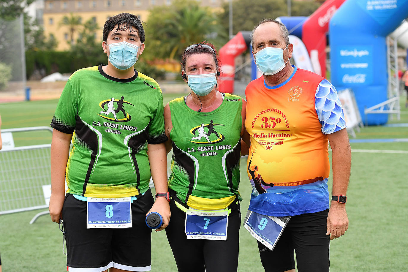 Este domingo, 1.500 corredores se han lanzado a las calles de Valencia para disputar la prueba de la Carrera Universitat de València, que alcanza en 2021 su novena edición. Los participantes han recorrido 5. 570 metros. 