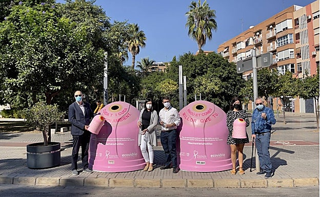 Imagen principal - Los contenedores que ya están en las calles de Alboraya. 
