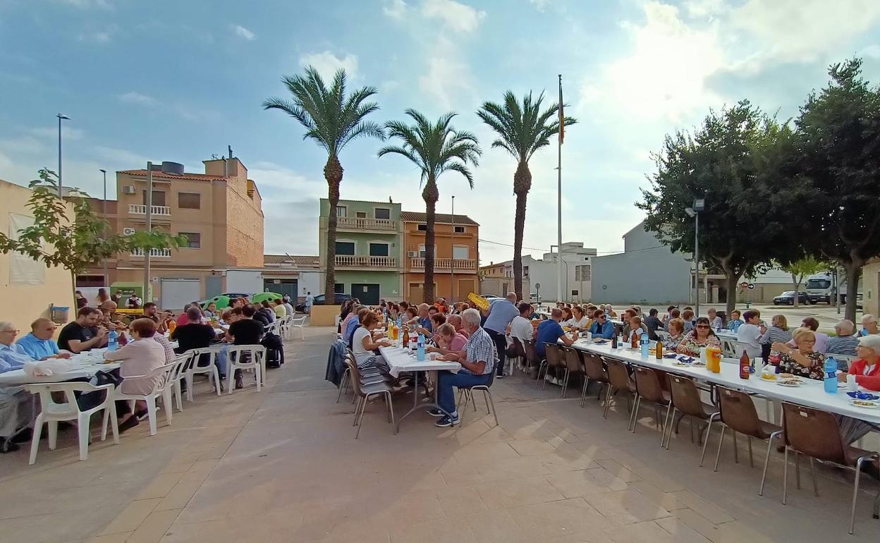 Almuerzo solidario en Càrcer.