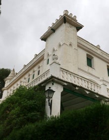 Imagen secundaria 2 - La alcaldesa, Paz Carceller en la charla, la cripta y la Masía del Convento. 