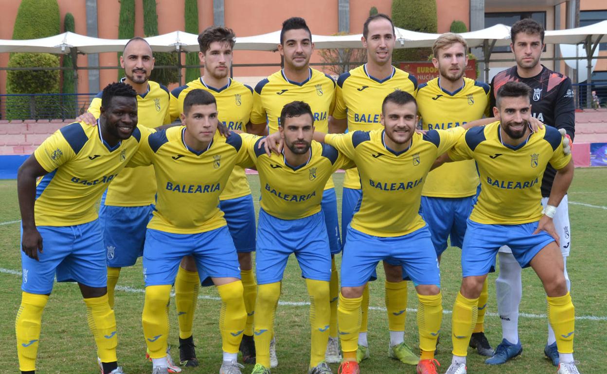 El once inicial del Dénia que se enfrentó a La Nucia. 