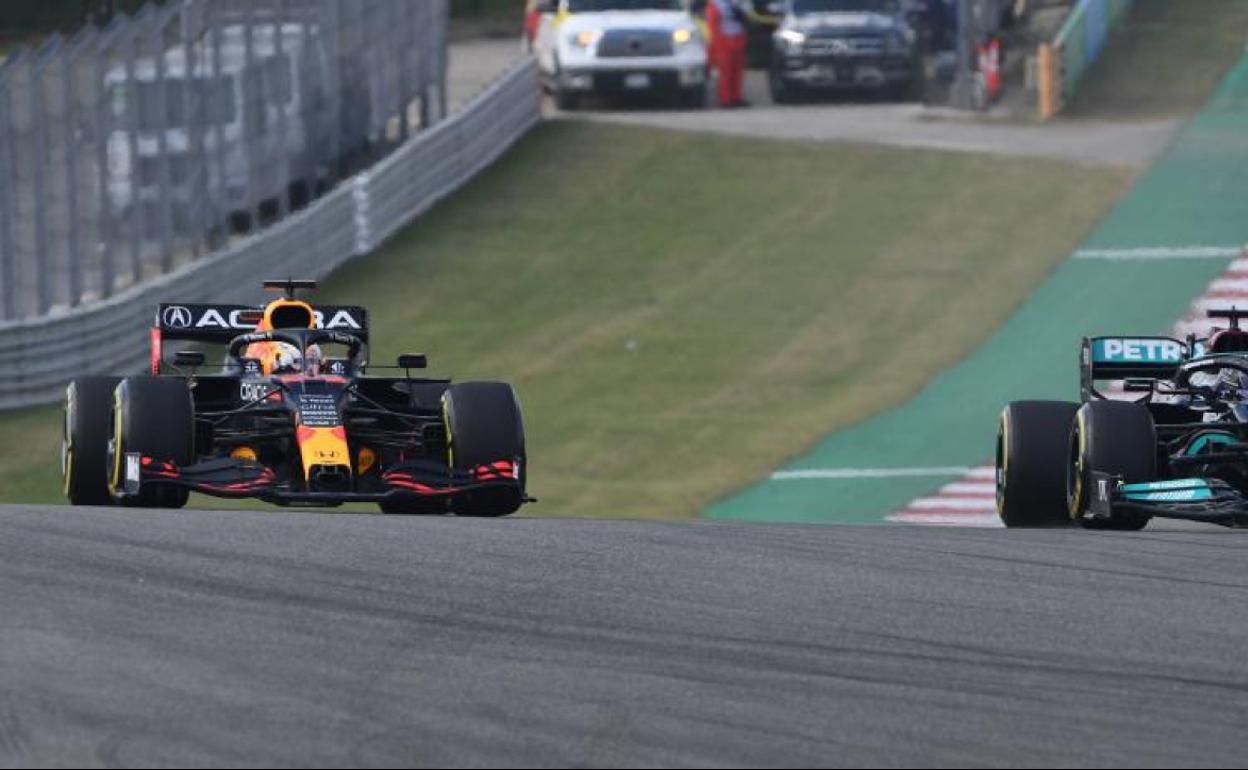 Max Verstappen (i) y Lewis Hamilton, en el Circuito de las Américas. 