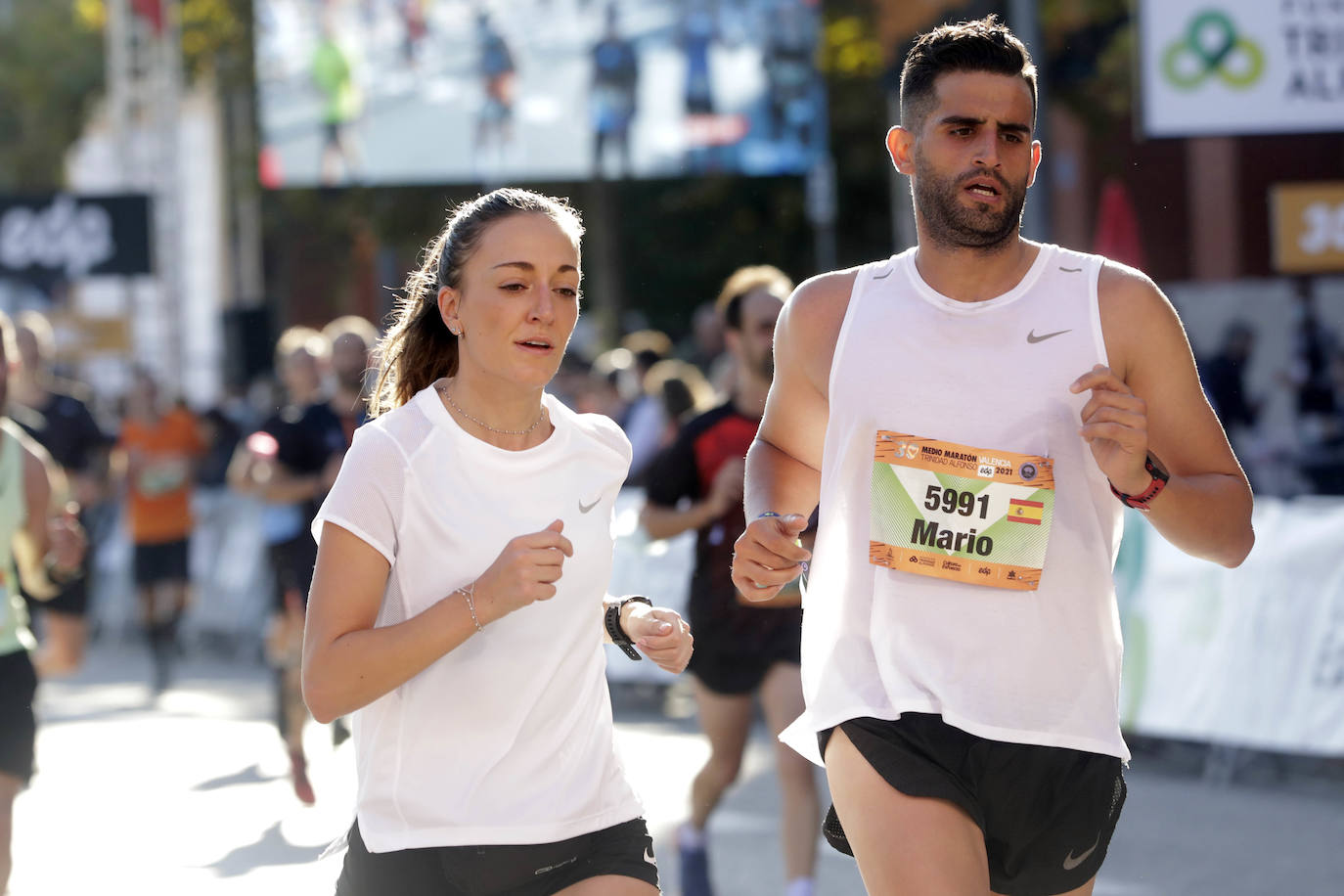 Fotos: Así ha sido la llegada de los héroes a la meta del Medio Maratón de Valencia 2021