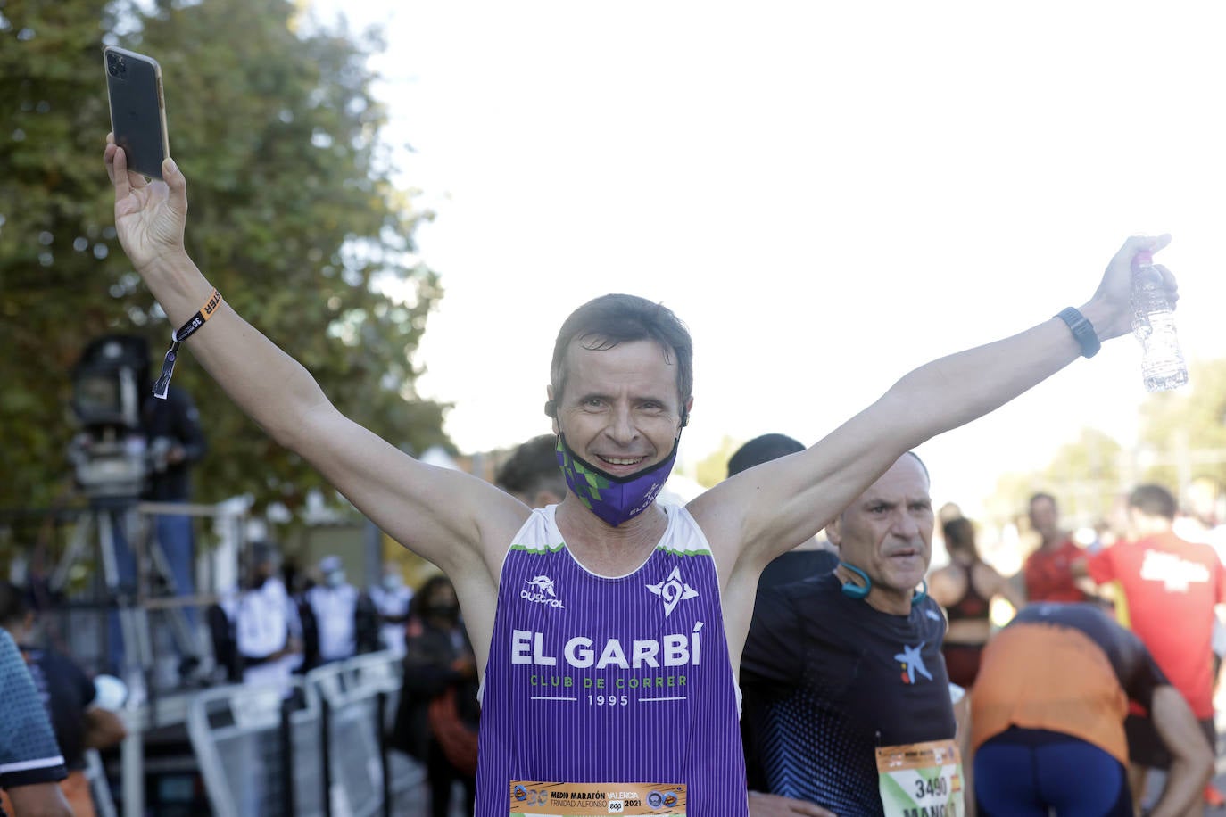 Fotos: Así ha sido la llegada de los héroes a la meta del Medio Maratón de Valencia 2021