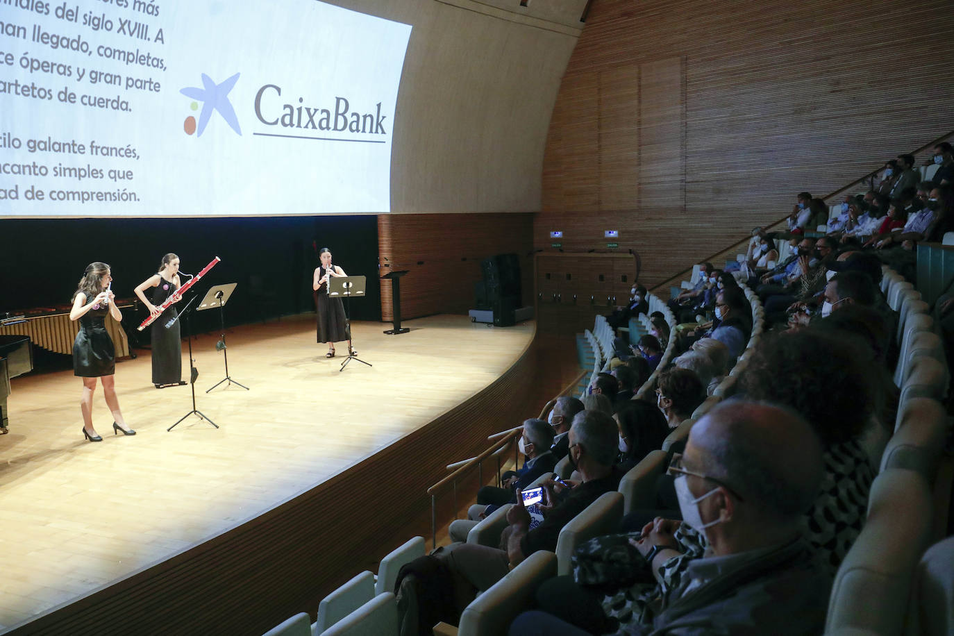 De la mano de Merche Femenía, treinta intérpretes valencianos demuestran su calidad artística en una jornada para el recuerdo 