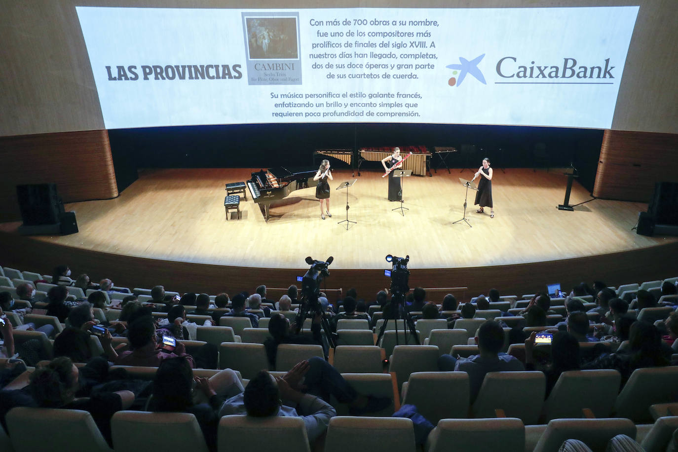 De la mano de Merche Femenía, treinta intérpretes valencianos demuestran su calidad artística en una jornada para el recuerdo 