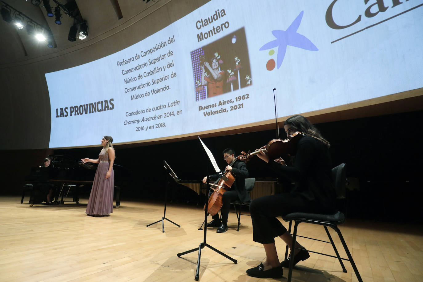 De la mano de Merche Femenía, treinta intérpretes valencianos demuestran su calidad artística en una jornada para el recuerdo 