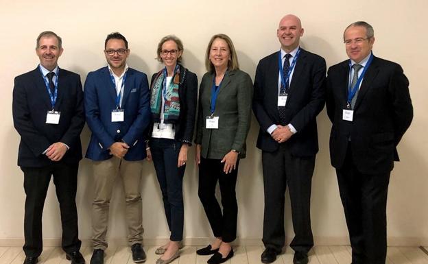 De izda. a dcha. Fidel García-Guzmán (Guzmán Global) , Raúl Royo (Royo Group), Rita Jácome (Dir. Ejecutiva Cátedra), Donna Hicks (Profesora Harvard), Manuel Guillén (Director Cátedra), Vicente Ruiz (RNB) 